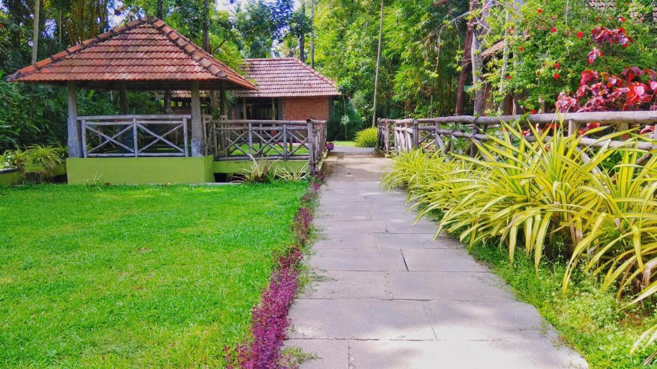班纳马达度假村 Alappuzha 外观 照片